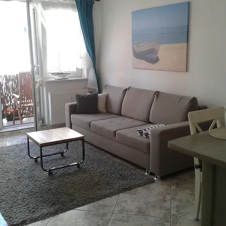 Portowy Z Garazem, Ul Towarowa Колобжег